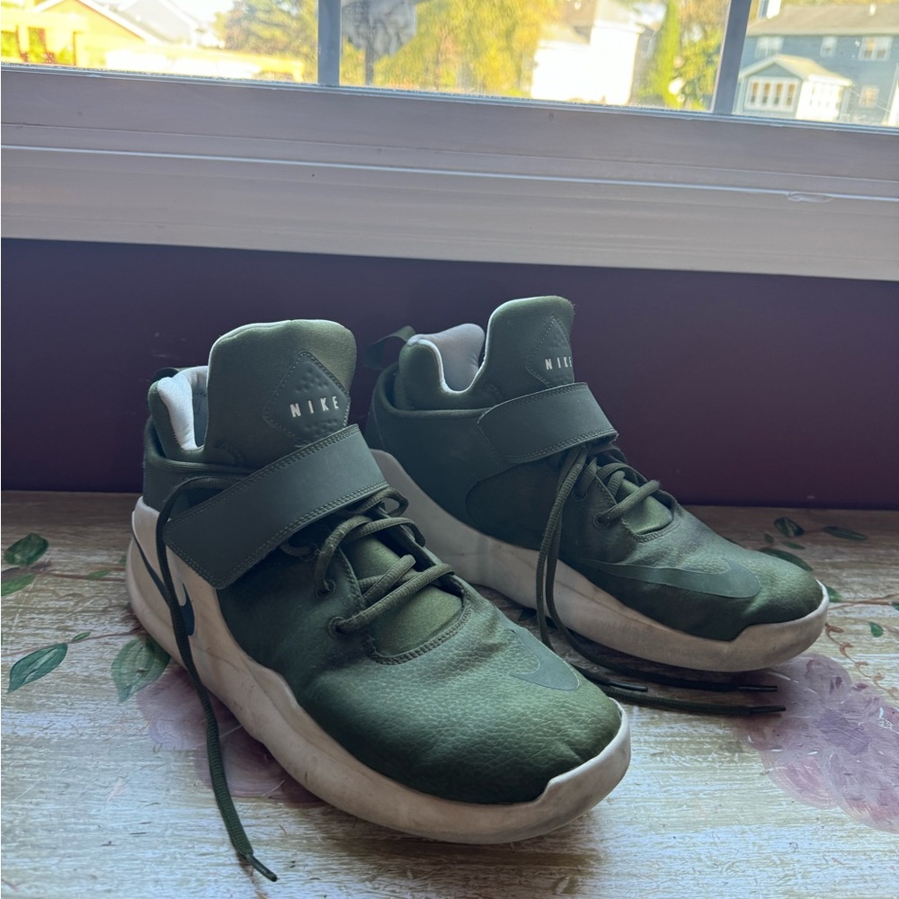 Nike Kwanzi Army Green